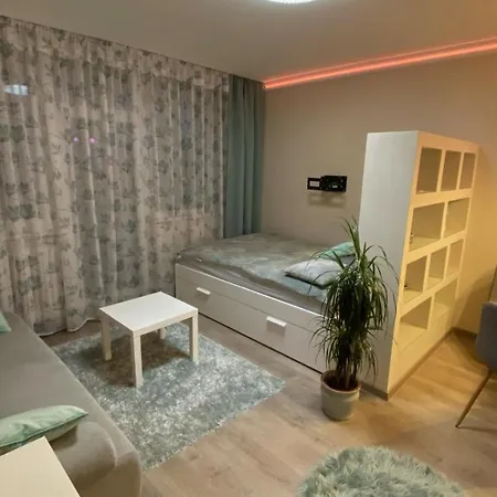 Zrinyi With Free Parking *