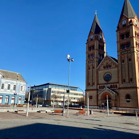 Zrinyi With Free Parking Apartament Nyíregyháza